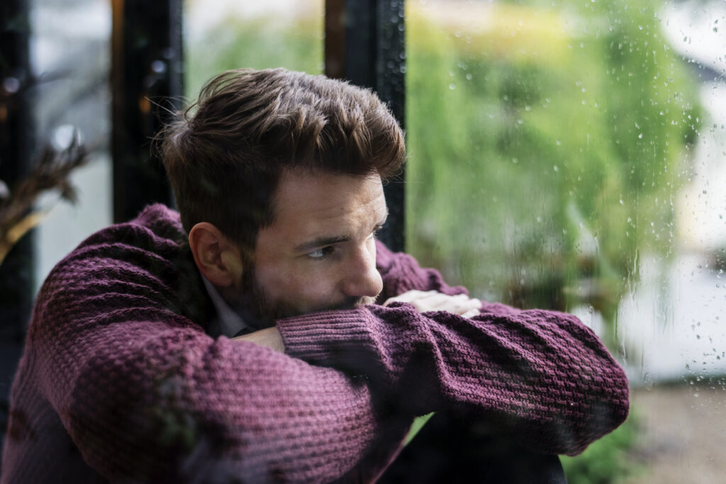 hombre triste por disfunción eréctil - erección
